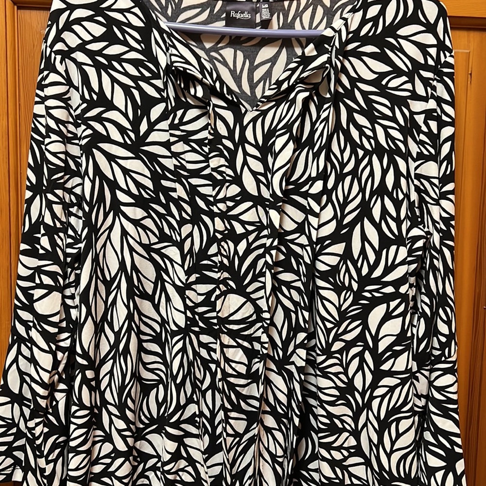 Woman's Rafaella Blouse - Picture 5 of 5